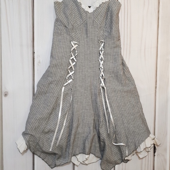 Striped Gray Dress with Lace Details - Picture 6 of 11